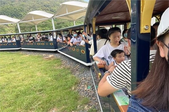 秋高氣爽，大家跟隨艾思捷一起團建去呀.jpg