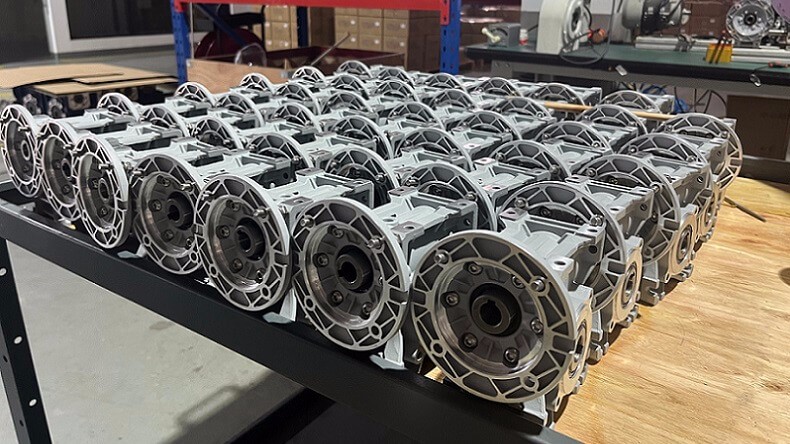 上海艾思捷蝸輪蝸桿減速機一般作用是什么？