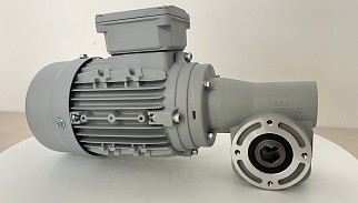意大利艾思捷洗車(chē)機(jī)設(shè)備專(zhuān)用減速機(jī)之XRV040型號(hào)洗車(chē)機(jī)減速機(jī)