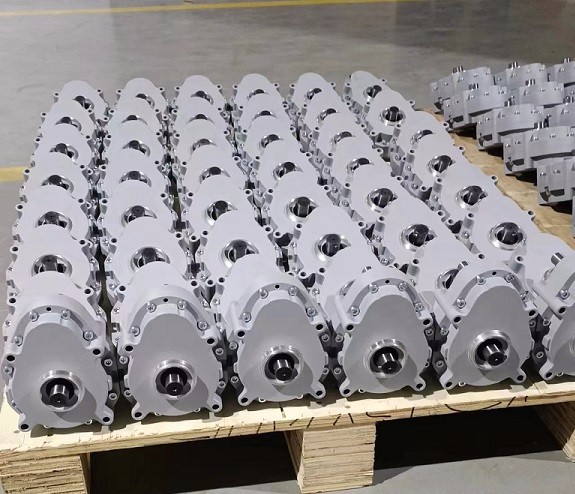 艾思捷發(fā)貨山東一批制冰機(jī)專(zhuān)用減速機(jī) (2).jpg