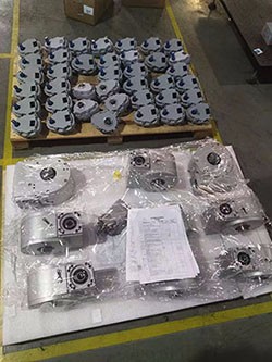 半導(dǎo)體專用減速機(jī)，蝸輪減速機(jī)，蝸桿減速機(jī)，減速機(jī)廠家，芯片設(shè)備專用減速機(jī)，翻轉(zhuǎn)機(jī)構(gòu)減速機(jī)，定制款減速機(jī)2.jpg
